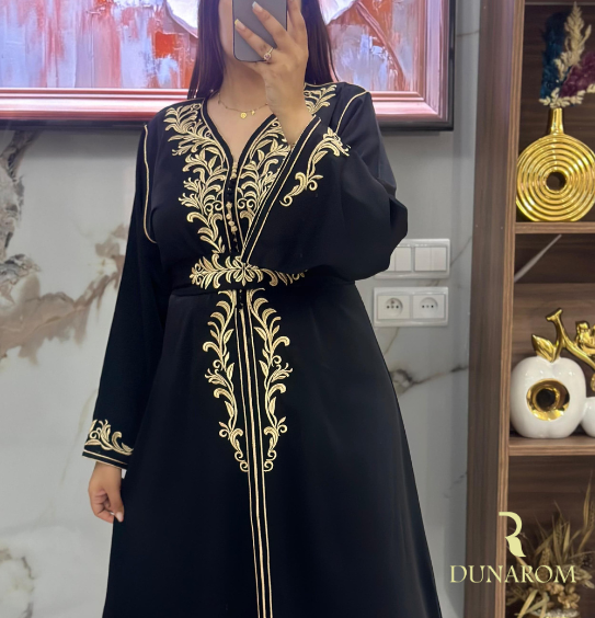 👑🔴 قفطان مغربي أنيق