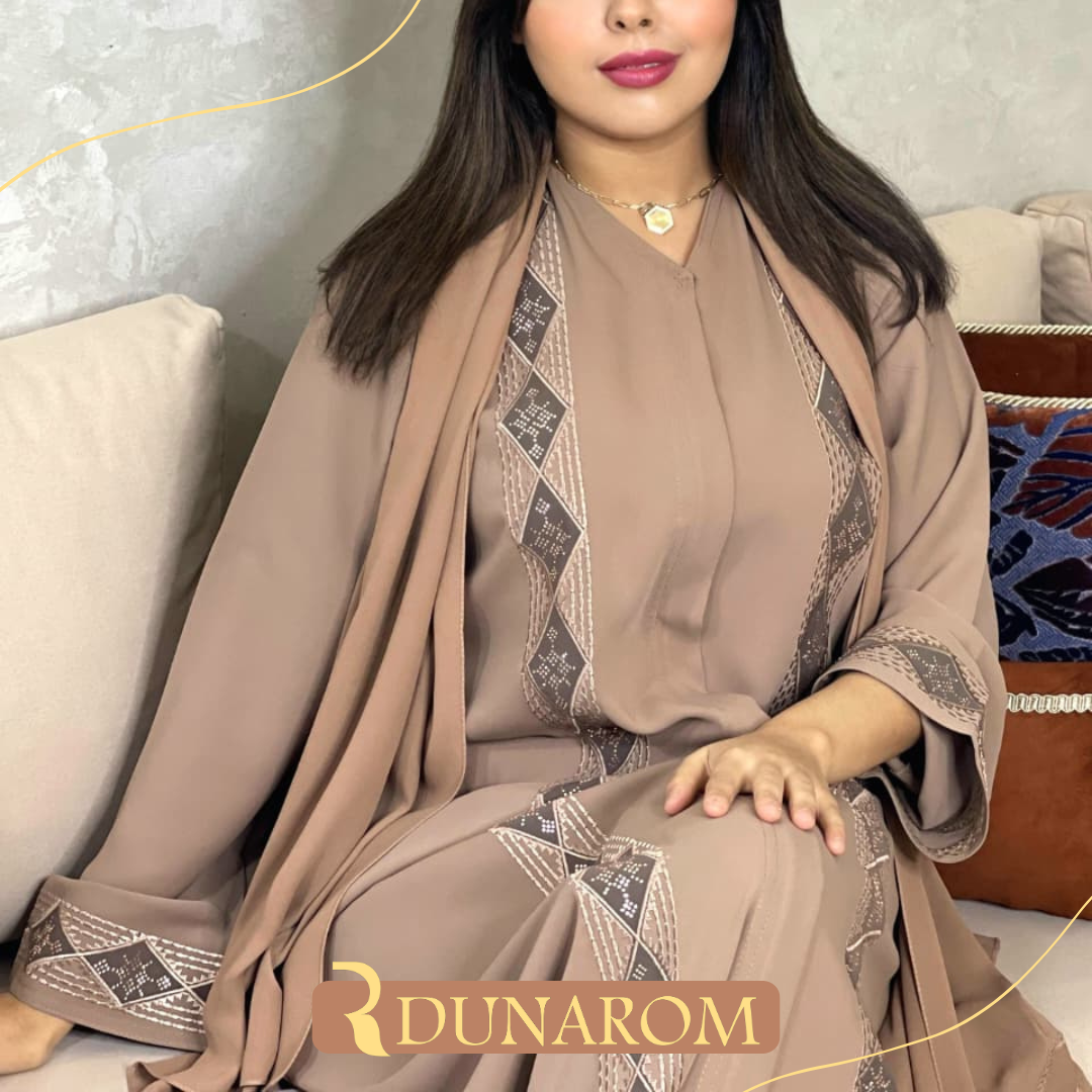 👑😍عباية شرقية ثوب كريب